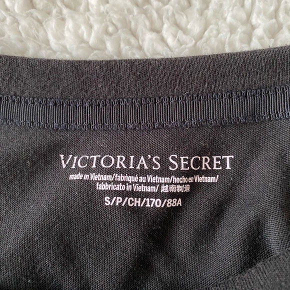 🔴 VS long sleeve graphic pj top || S - Picture 4 of 5